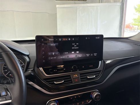 Certified 2024 Nissan Altima 2.0 SR image 25