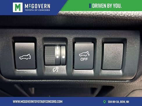 Used 2025 Subaru Outback Premium AWD/4WD image 28