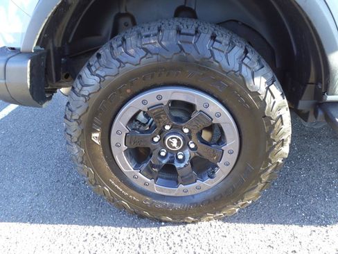 Used 2023 Ford Bronco Badlands image 7