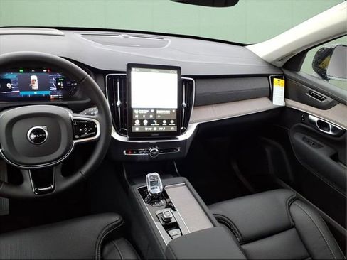 New 2026 Volvo XC90 T8 Ultra w/ Protection Package Premier image 12