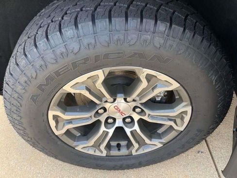 Used 2025 GMC Sierra 1500 SLT AWD/4WD image 24