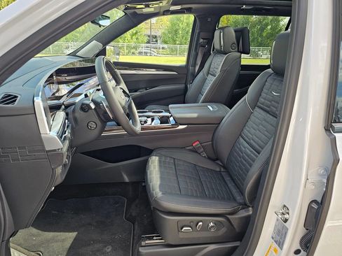 New 2026 Cadillac Escalade ESV Platinum Sport AWD/4WD image 23