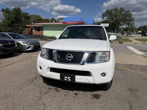 Used 2008 Nissan Pathfinder SE AWD/4WD image 4