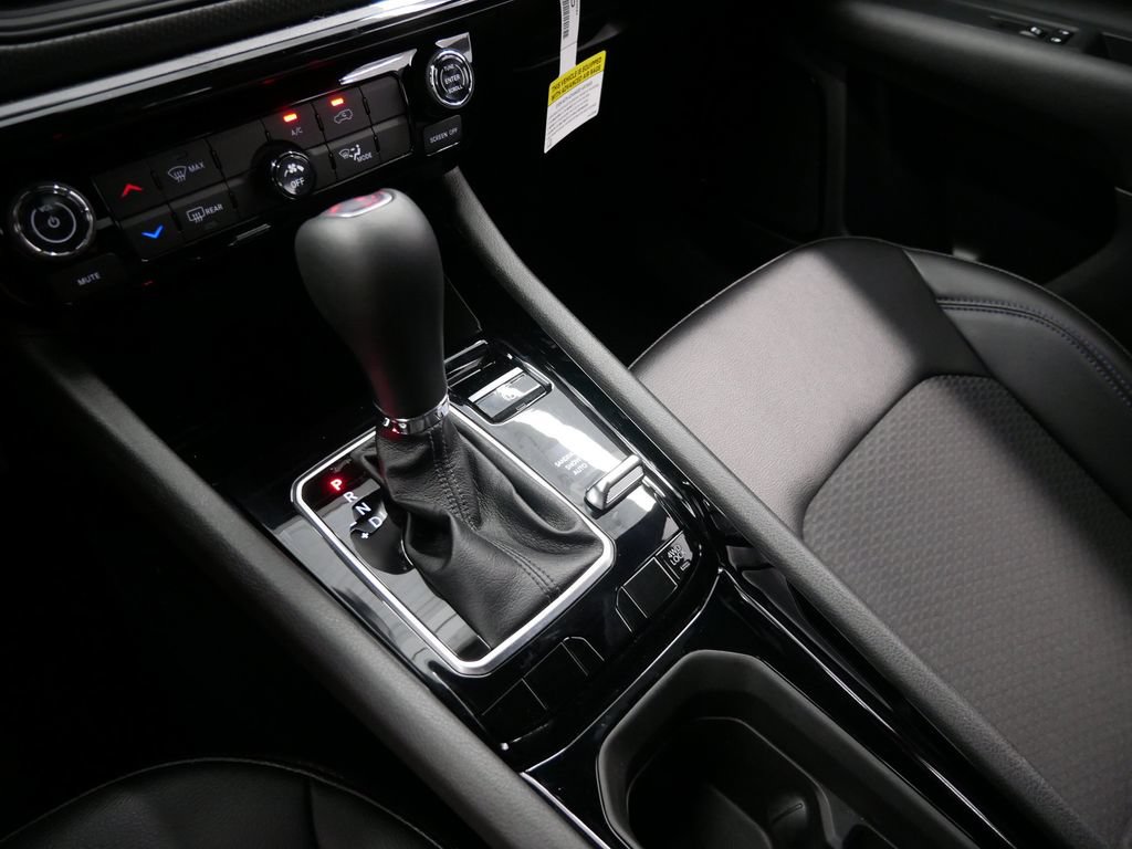 New 2026 Jeep Compass Latitude AWD/4WD image 28