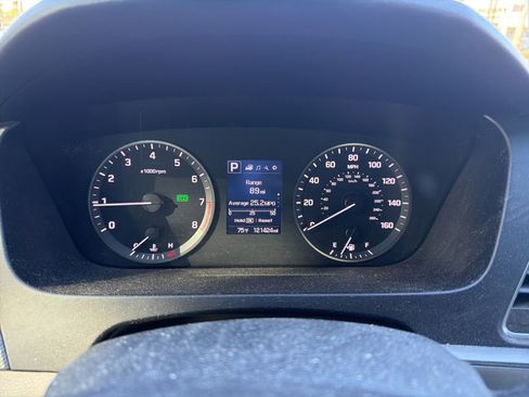 Used 2017 Hyundai Sonata SE w/ Cargo Package FWD image 11
