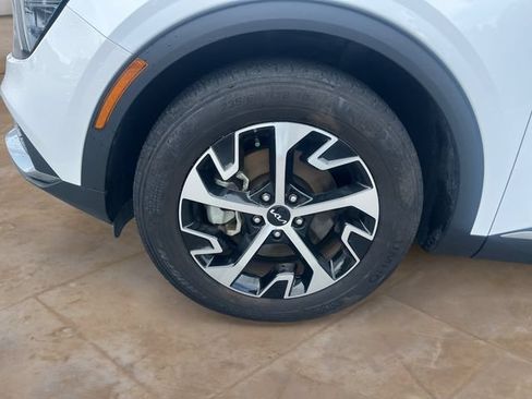 Used 2024 Kia Sportage EX FWD image 14