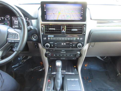 Used 2022 Lexus GX 460 Luxury w/ Off Road Package AWD/4WD image 41