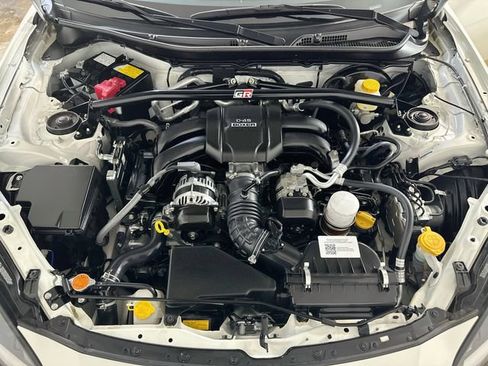 Used 2024 Toyota GR86 Premium RWD image 28