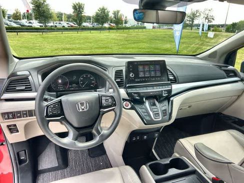 Used 2025 Honda Odyssey Touring image 15