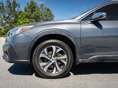 Used 2021 Subaru Outback Touring XT AWD/4WD image 4