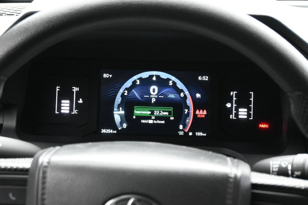 Used 2025 Toyota Tacoma SR AWD/4WD image 16