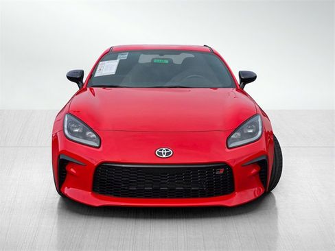 Used 2023 Toyota GR86 Premium image 2