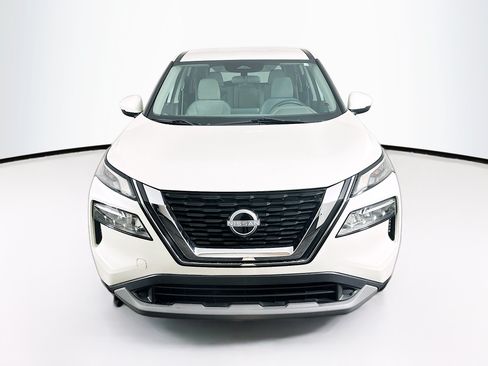 Used 2023 Nissan Rogue SV FWD image 2