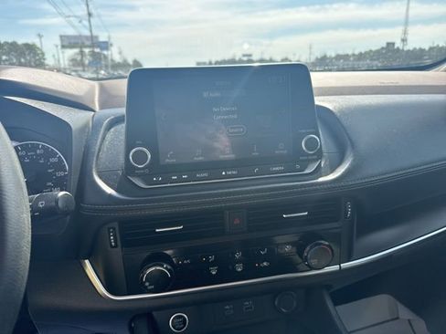 Used 2021 Nissan Rogue S image 19