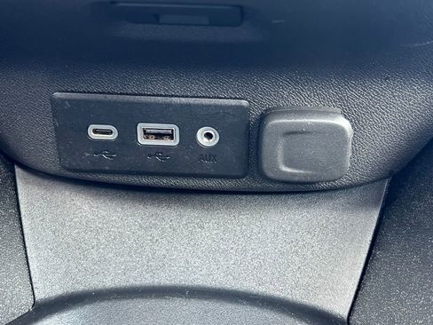 Used 2023 Chevrolet Malibu LS image 25