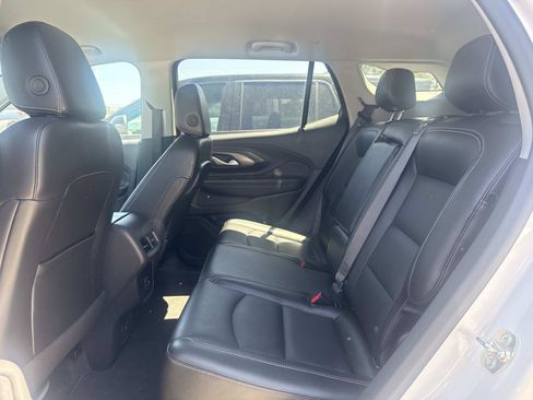 Used 2024 GMC Terrain SLT FWD image 7