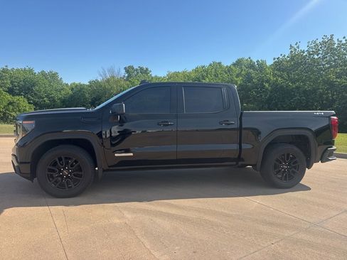 Used 2024 GMC Sierra 1500 Elevation AWD/4WD image 2
