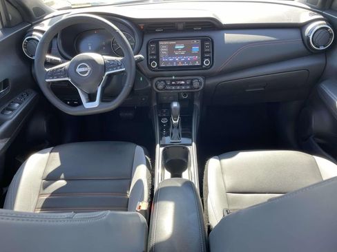 Used 2022 Nissan Kicks SR w/ Premium Package image 10