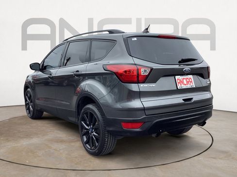 Used 2019 Ford Escape SE FWD image 9