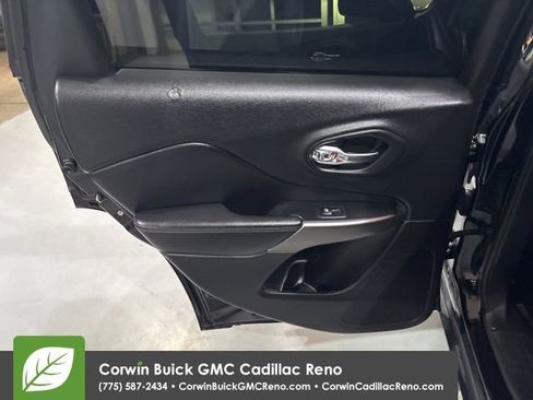 Used 2019 Jeep Cherokee Latitude Plus image 15