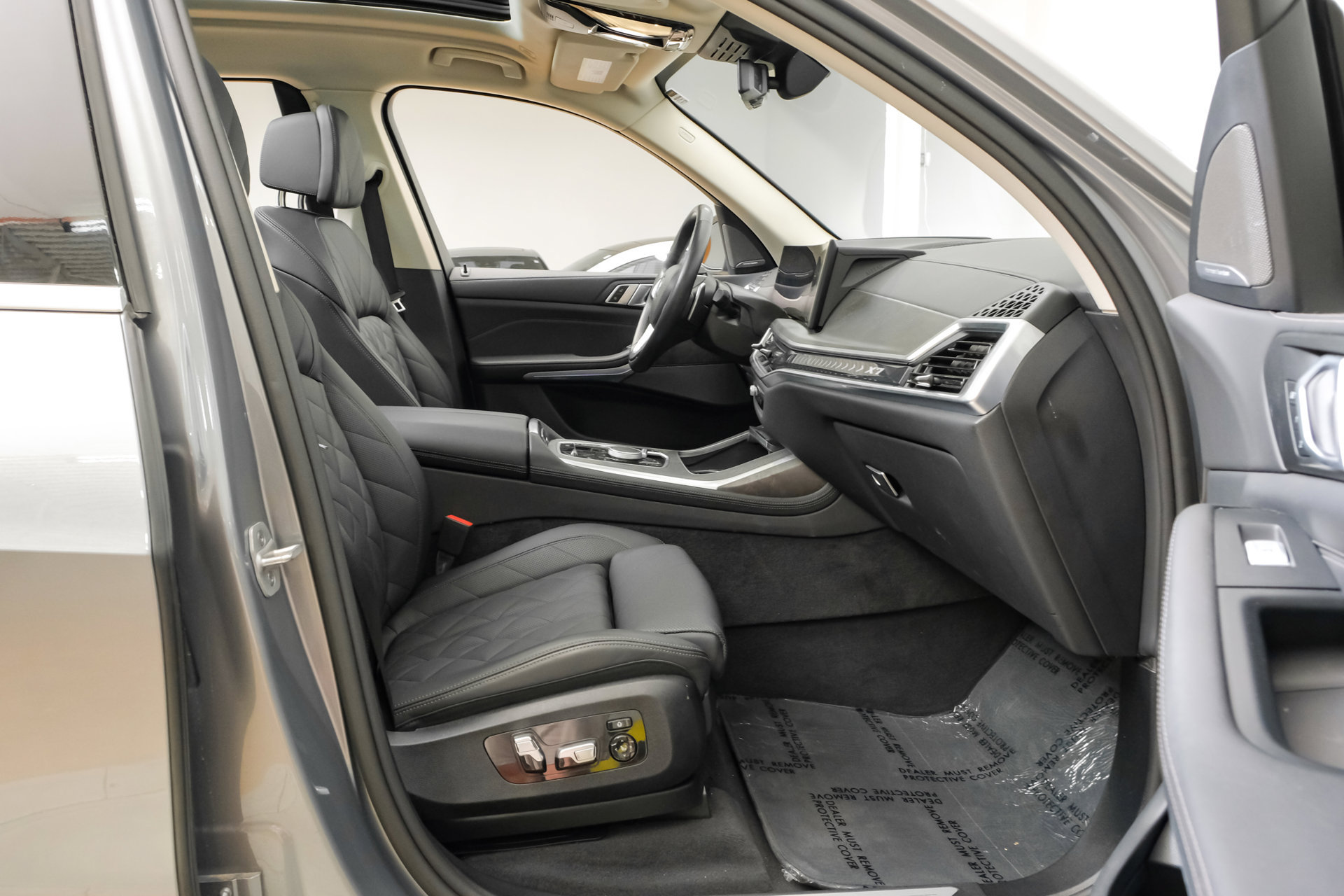 Used 2025 BMW X7 xDrive40i AWD/4WD image 44