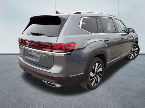 Used 2025 Volkswagen Atlas SEL image 4