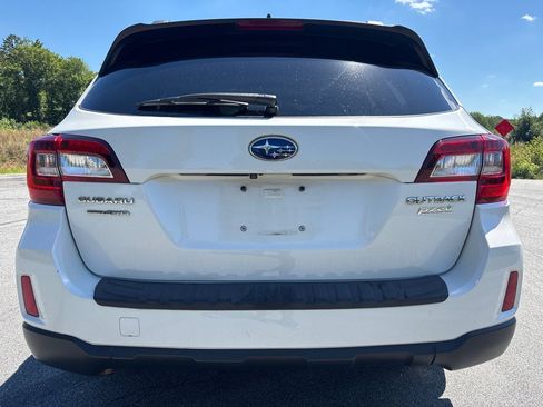 Used 2016 Subaru Outback 2.5i Limited AWD/4WD image 4