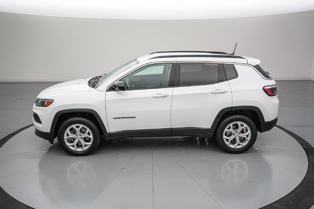 Used 2024 Jeep Compass Latitude AWD/4WD image 7