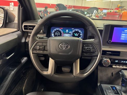 Certified 2026 Toyota Tacoma TRD Off-Road AWD/4WD image 9