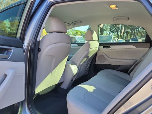 Used 2019 Hyundai Sonata SE image 11