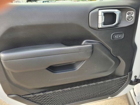 Used 2025 Jeep Wrangler Unlimited Rubicon 4xe w/ Safety Group image 15