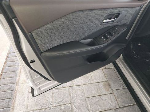 Certified 2023 Nissan Rogue SV FWD image 27