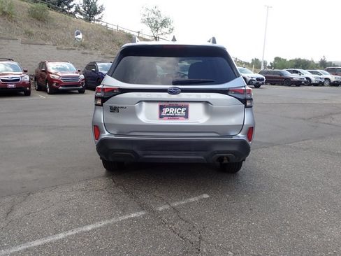 Used 2026 Subaru Forester Premium AWD/4WD image 3