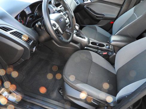 Used 2014 Ford Focus SE image 6