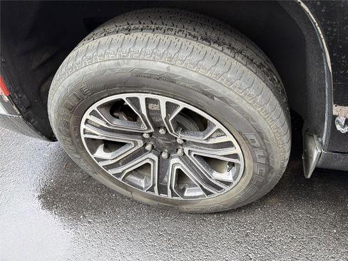 Used 2024 Jeep Wagoneer L Series II w/ Flexible Seating Group image 12