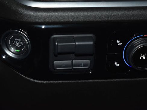 Used 2025 Chevrolet Silverado 1500 LT image 12