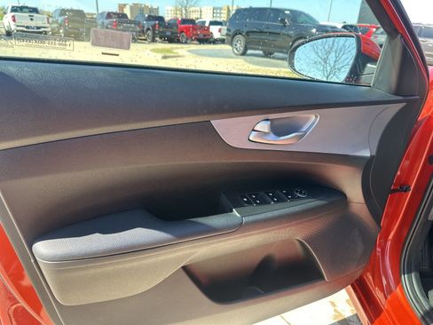 Used 2023 Kia Forte LXS image 8