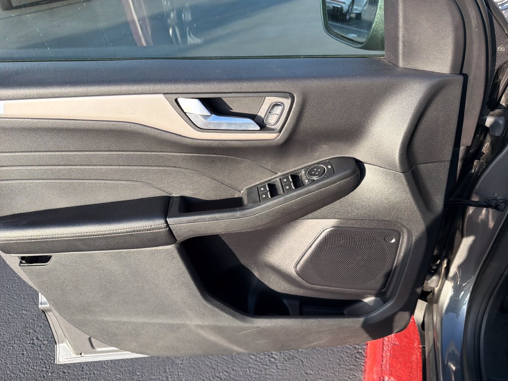 Used 2022 Ford Escape SEL AWD/4WD image 10