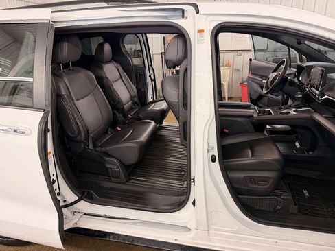Used 2023 Toyota Sienna XSE image 32