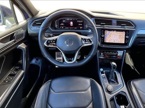 Certified 2022 Volkswagen Tiguan SEL R-Line image 4