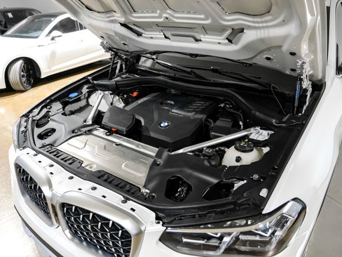 Used 2025 BMW X4 xDrive30i w/ Premium Package image 52