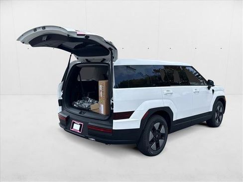 New 2026 Hyundai Santa Fe SE image 2