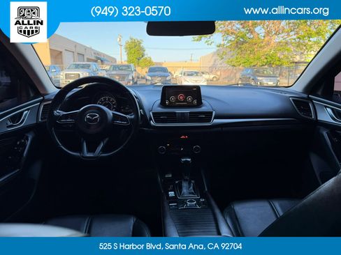 Used 2018 MAZDA MAZDA3 Touring FWD image 14