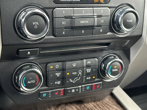 Used 2018 Ford F250 Lariat w/ Lariat Ultimate Package image 20