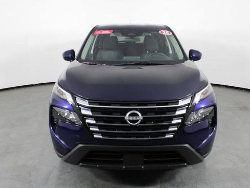 Certified 2025 Nissan Rogue SV image 14