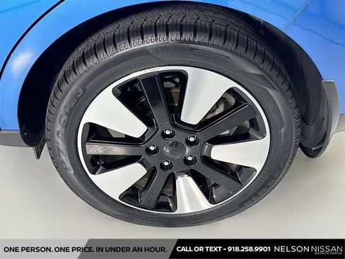 Used 2017 Kia Soul + w/ Designer's Package FWD image 28