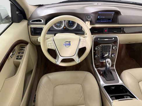 Used 2013 Volvo XC70 T6 image 21