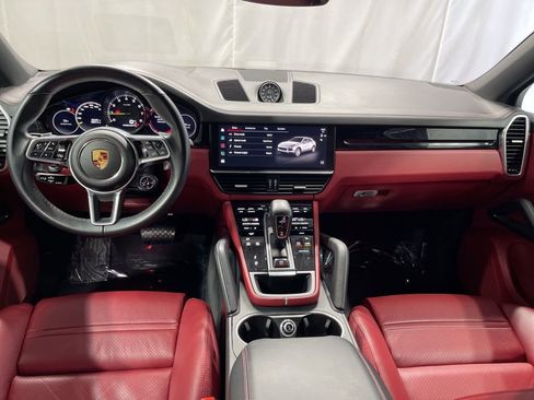 Used 2022 Porsche Cayenne E-Hybrid Coupe image 10