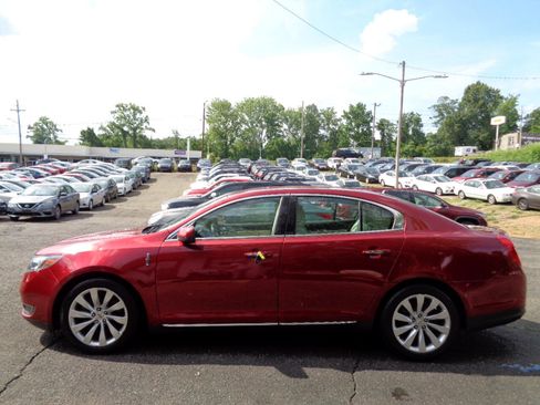 Used 2014 Lincoln MKS image 8