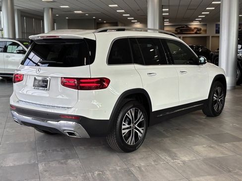 Certified 2025 Mercedes-Benz GLB 250 image 3